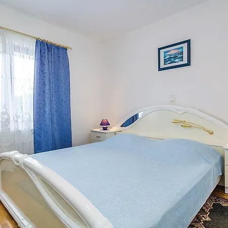 Apartment Apartman Andretic Icici